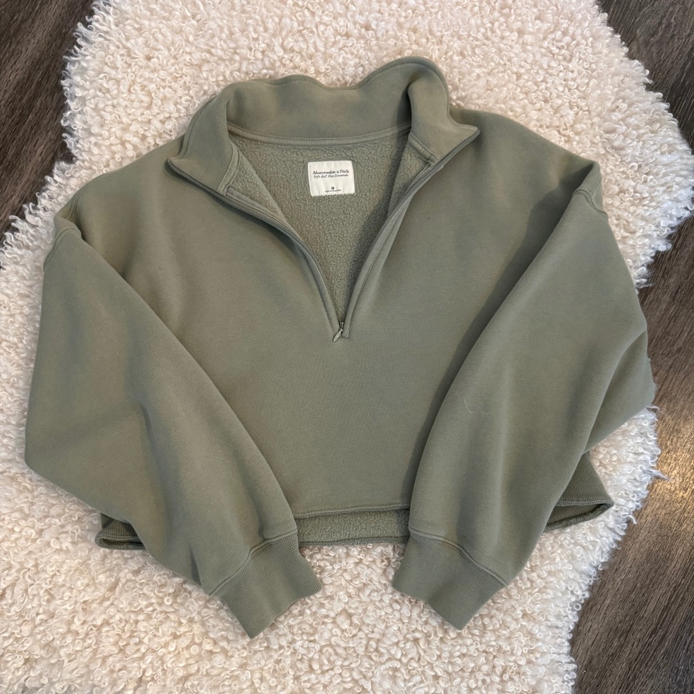 Abercrombie Cropped Quarter Zip Crop Top